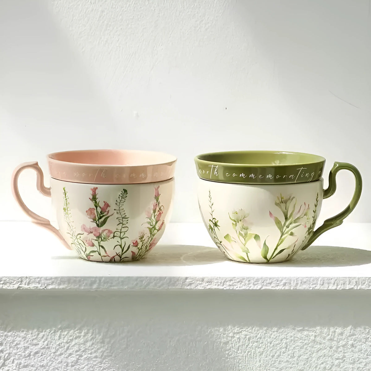 Lily Wind Chimes ceramic cup with lid, 460ml, floral pattern, green or pink options