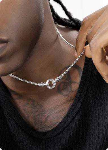 S925 sterling silver clavicle necklace for women with silver finish showing chain and pendant