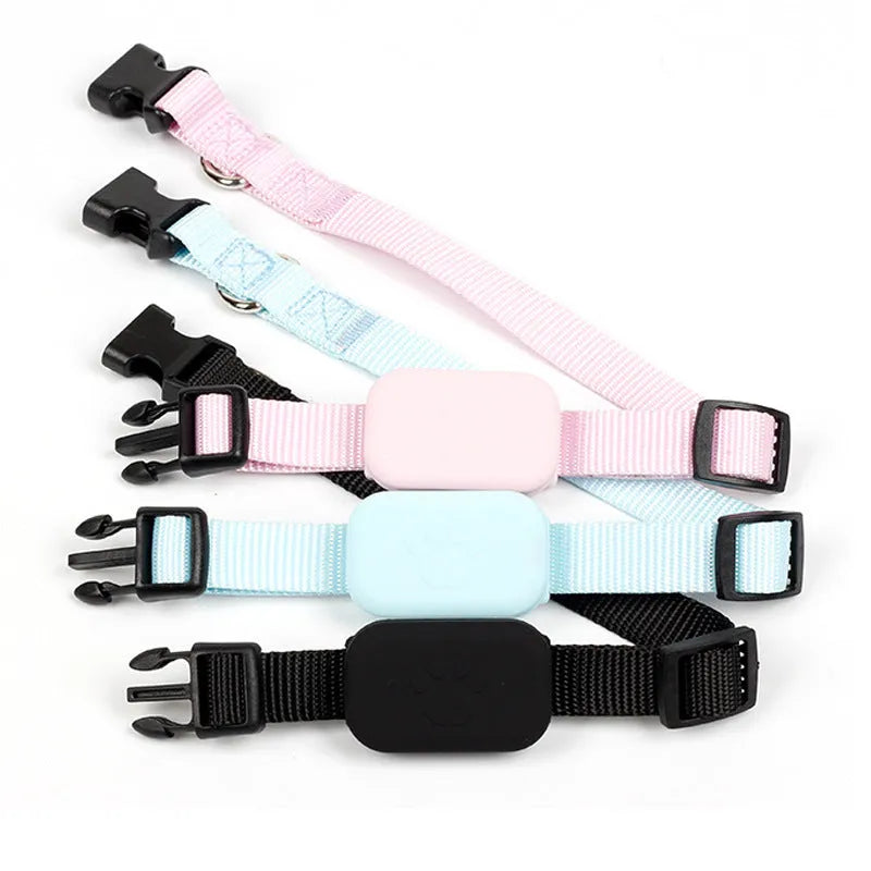 Black Bluetooth pet positioning collar for cats and puppies with an adjustable strap.