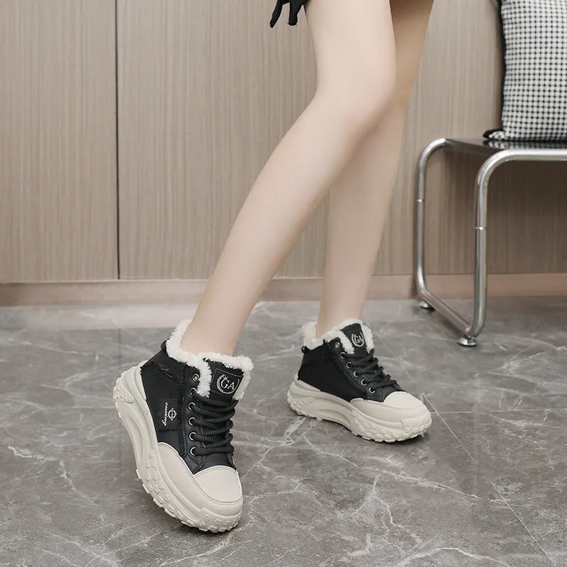 Ladies casual low top sneakers in white with thick rubber sole and round toe