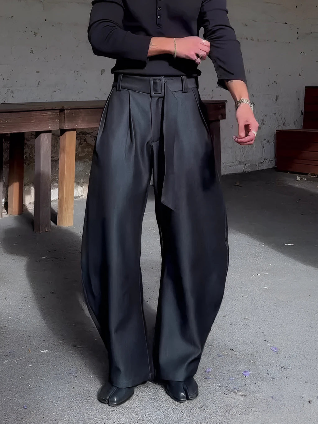 Black polyester oversized wide-leg pants with high-waisted belt, full-length, casual fit