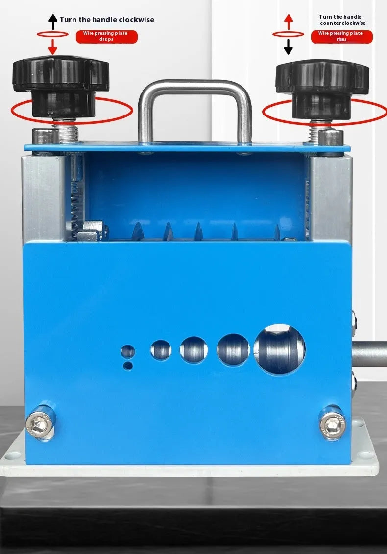 SD-017 manual wire stripping machine with automatic blade mechanism for 0.5-17mm cables.