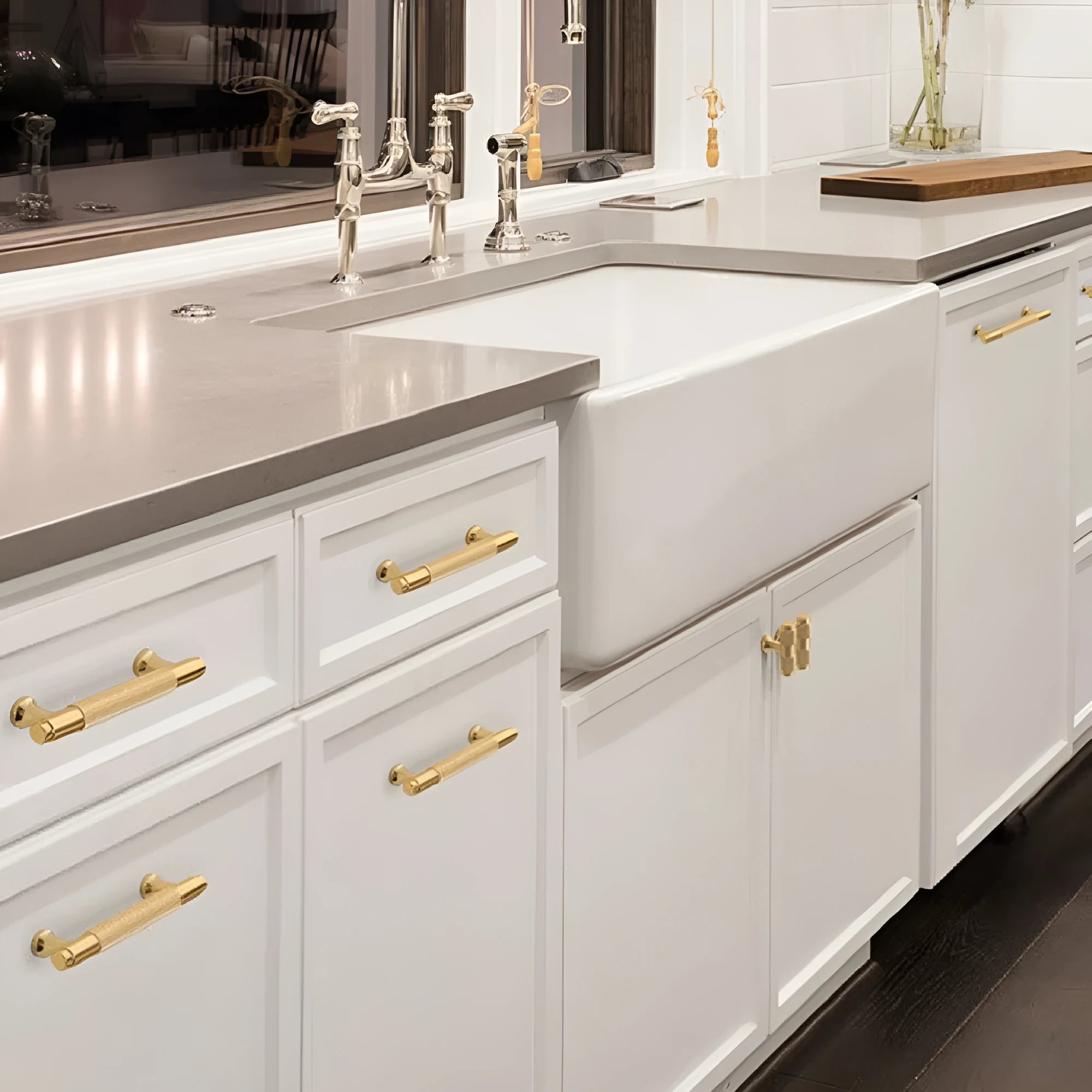 Brushed brass aluminium furniture handle with European style for wardrobe and cabinet doors