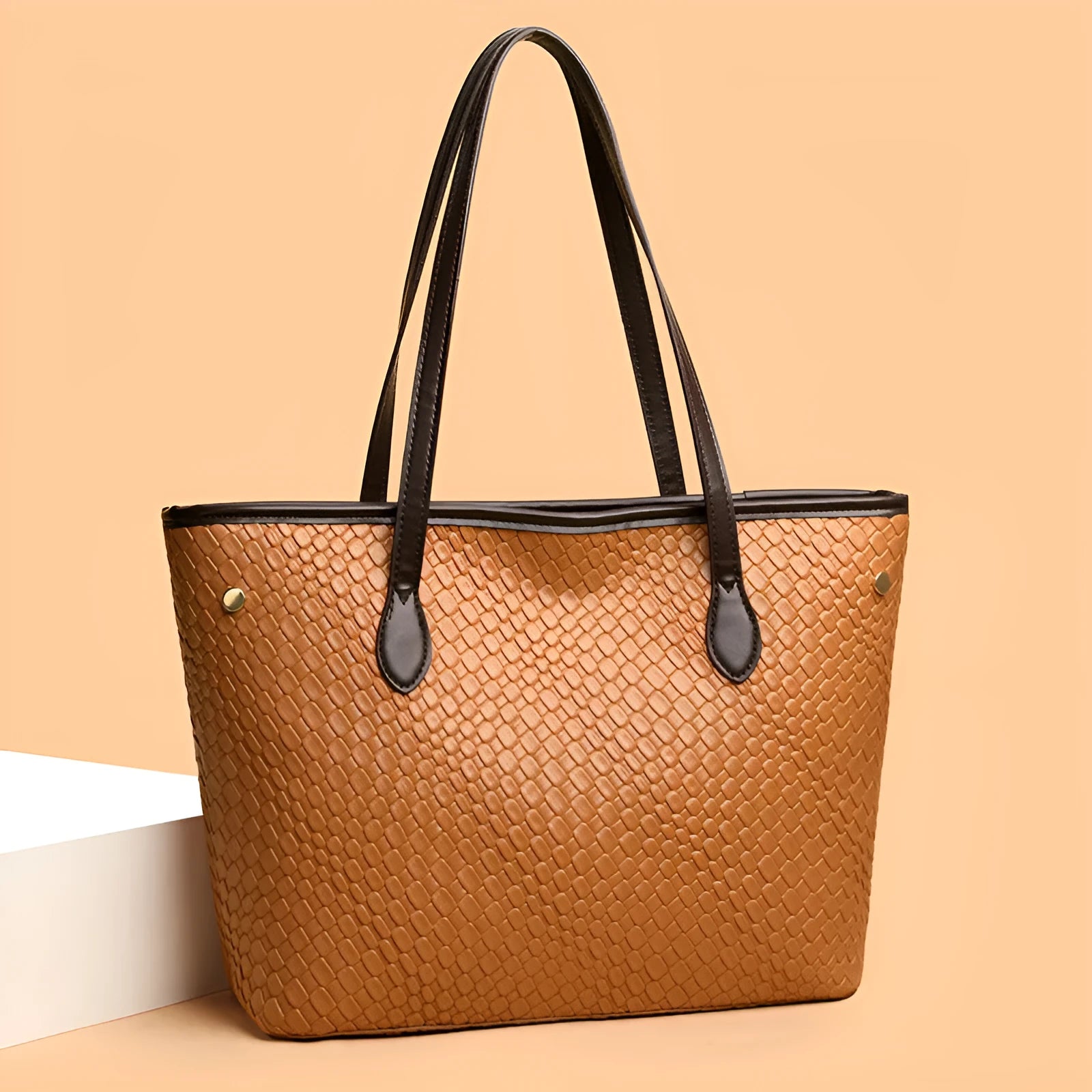 Retro women's large capacity handbag in horizontal square shape with zippered pocket