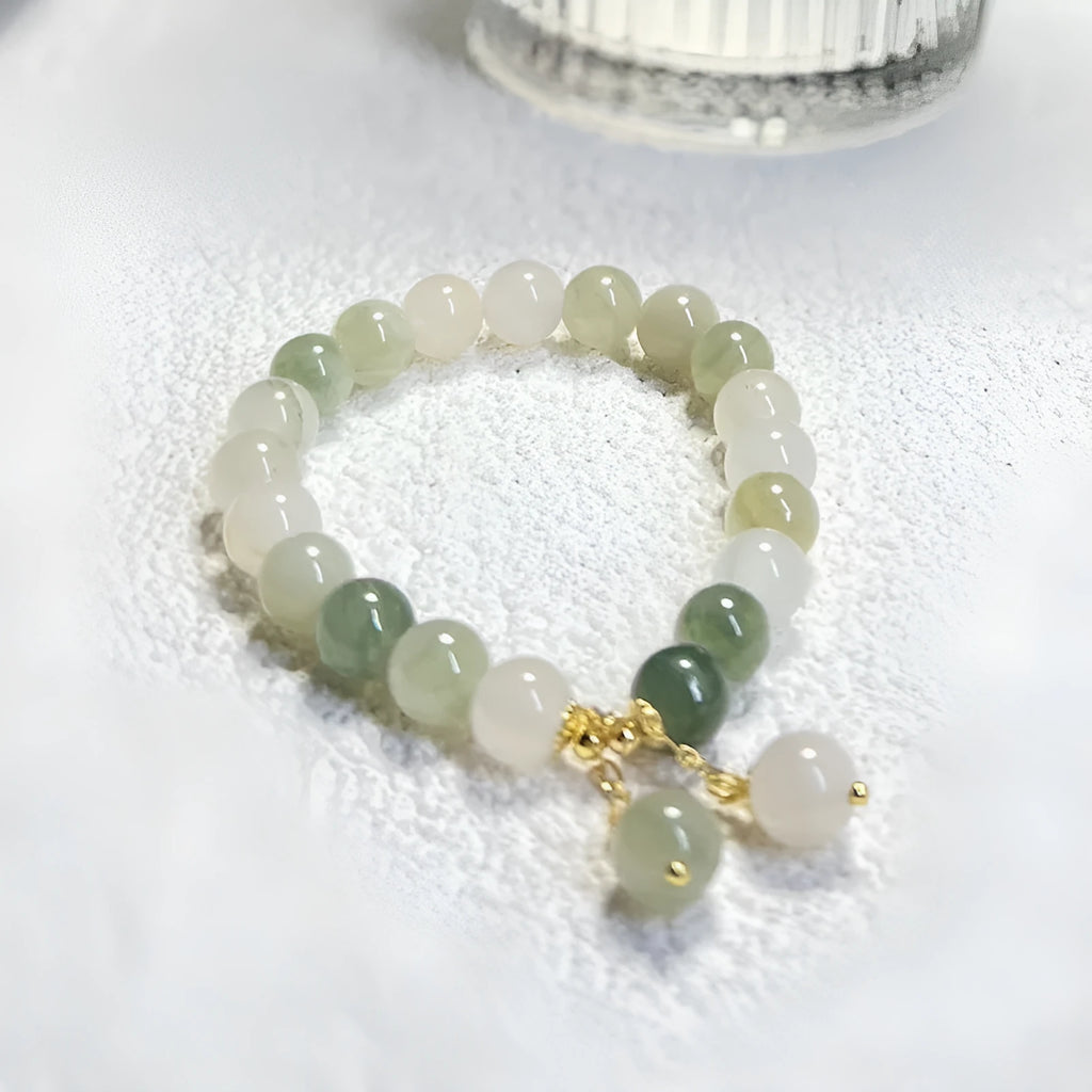 Women's Ins-style simple alloy bracelet in colour S175 on a wrist.