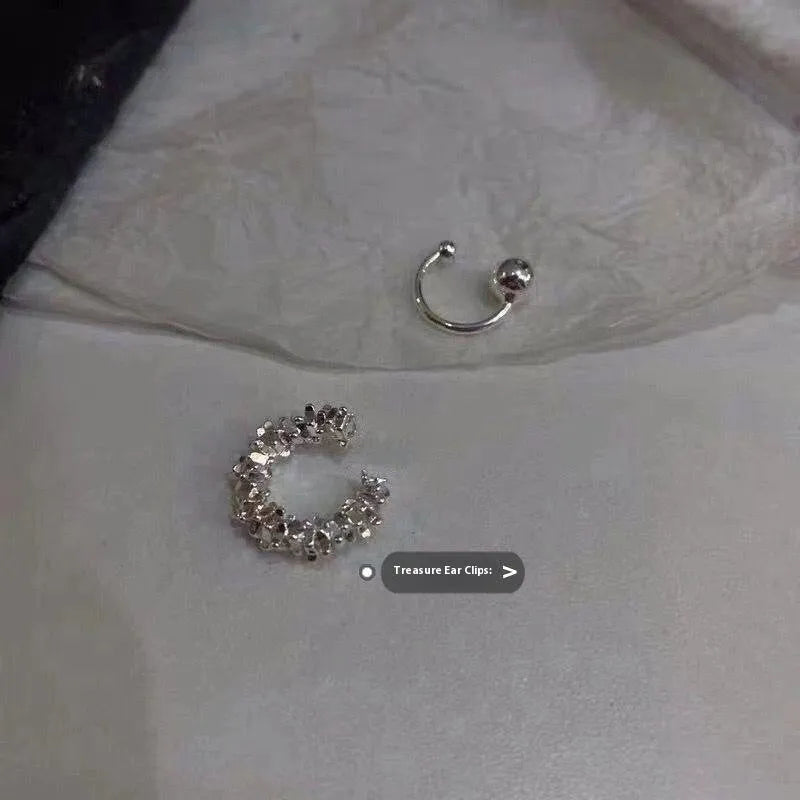 Geometric irregular earrings with frosty finish and ear clip fastening in colour B4710