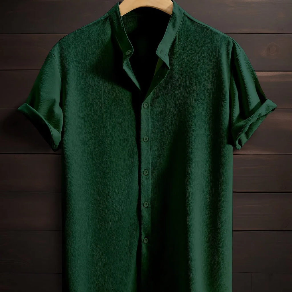 Men's casual loose fit stand collar short sleeve shirt in solid colour, breathable polyester, non-iron