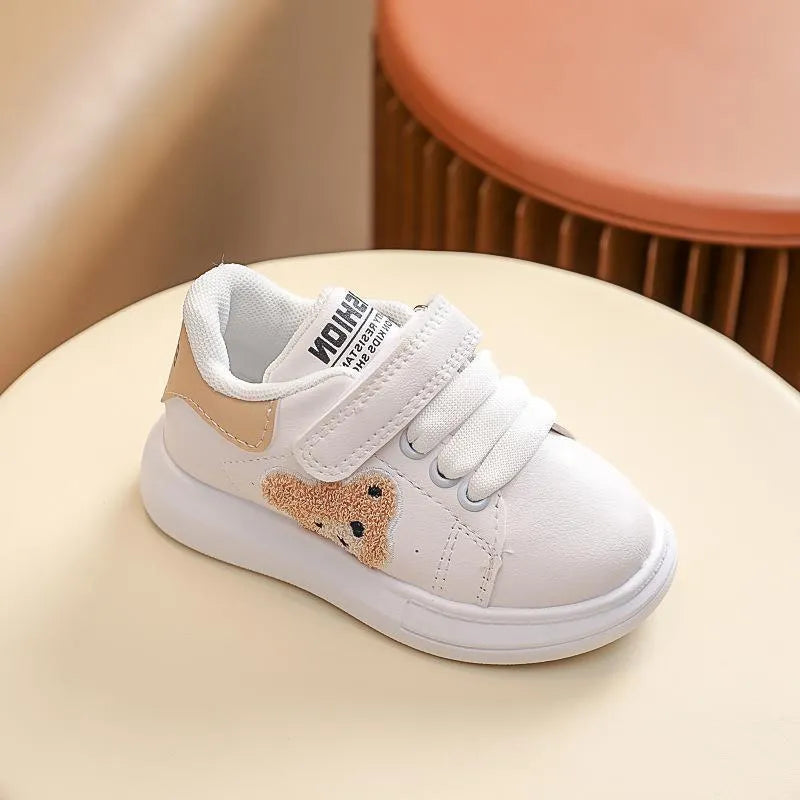 Baby Bear cartoon pattern children's sports shoes in black, green and khaki colours