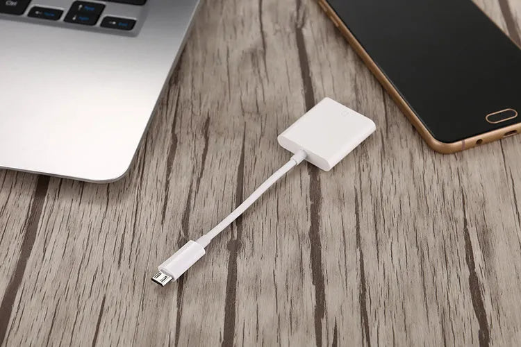 USB 2.0 SD card reader with 10cm cable in black, made of TPE and ABS materials