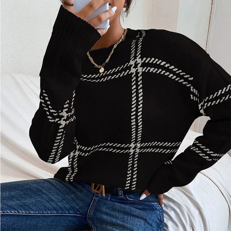 Women's loose fit plaid crew neck sweater in colour-block striped design