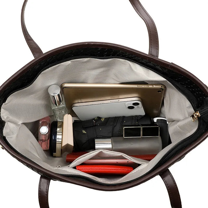 Retro women's large capacity handbag in horizontal square shape with zippered pocket