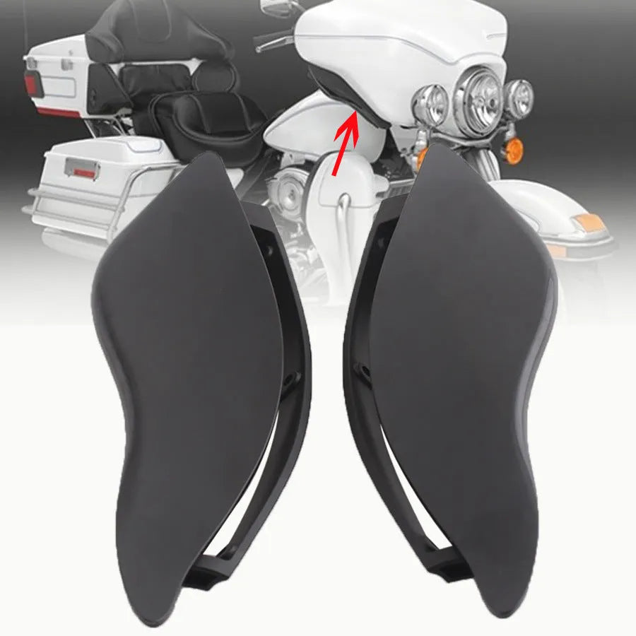 Harley Davidson trike windshield side wing accessories in black and smoked colours