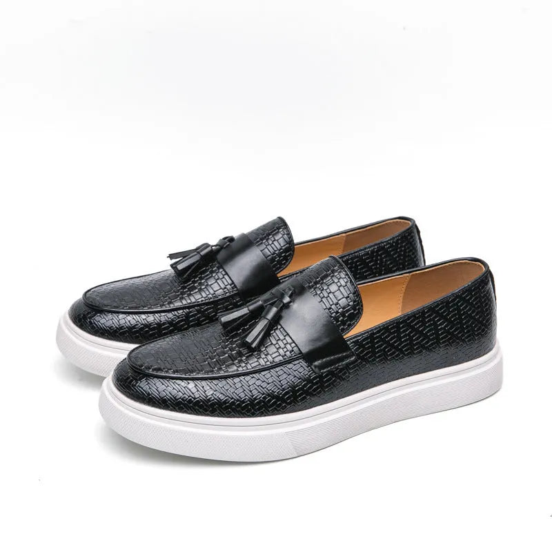 Men's black plus size casual leather shoes with fringed detail and round toe
