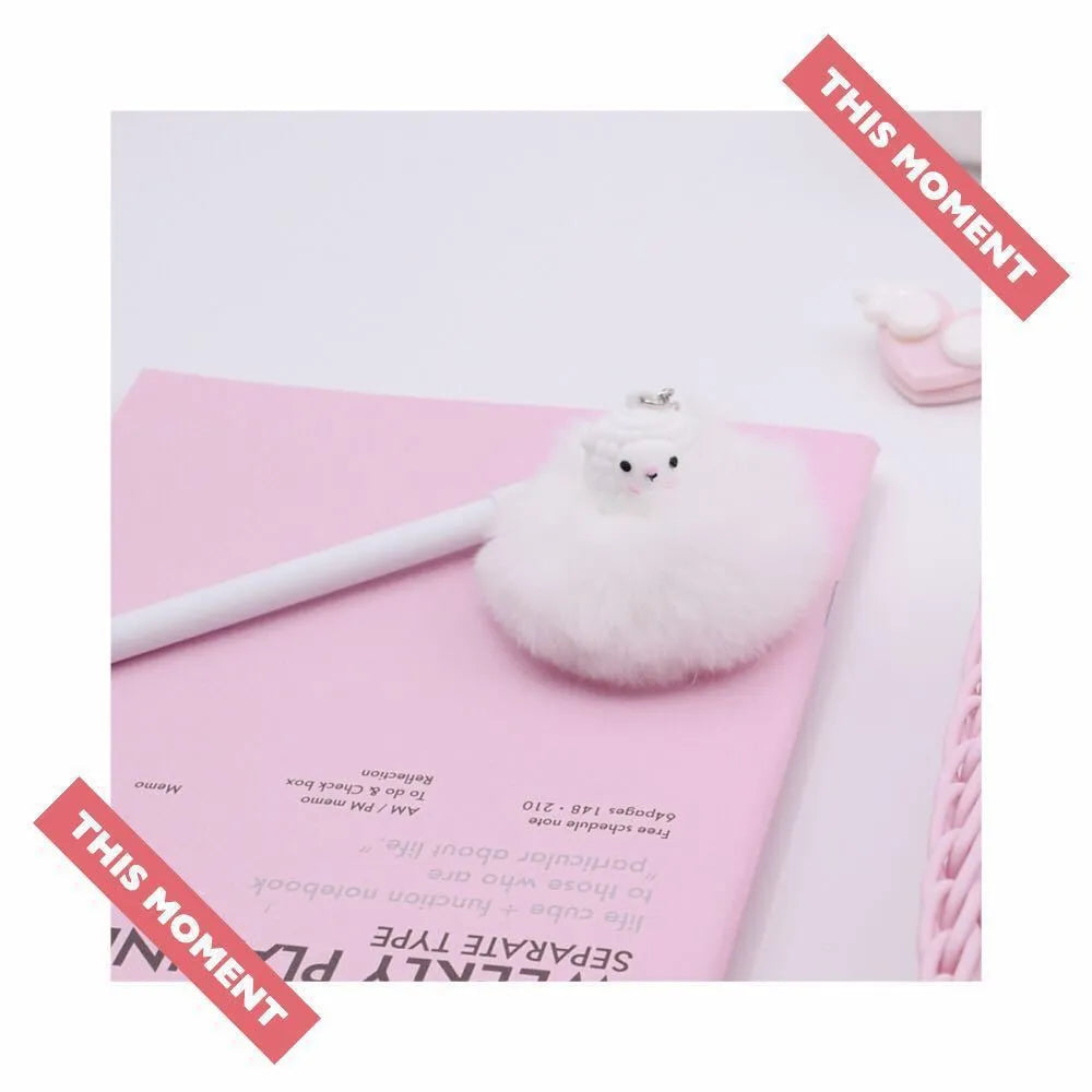 Alpaca hair ball pendant pen with 0.5mm gel tip measuring 17cm in length