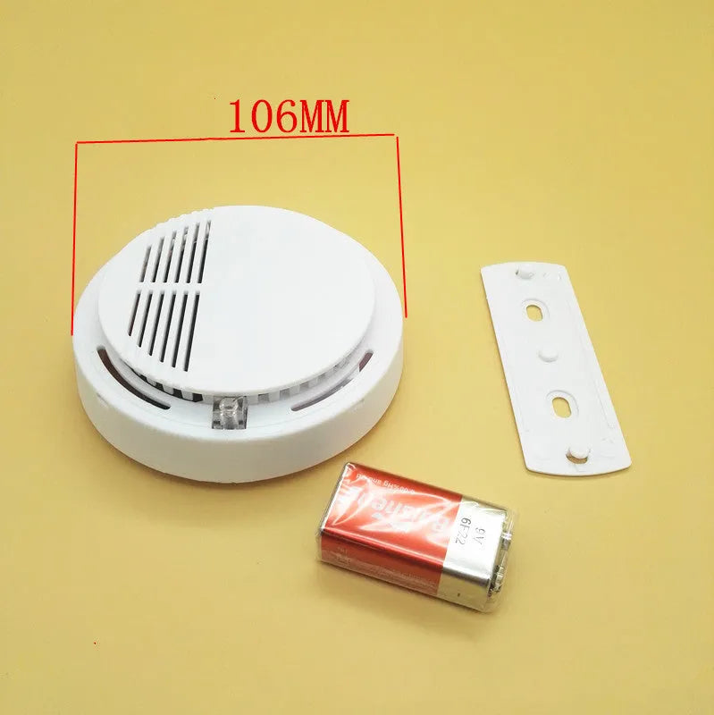 White ceiling-mount household smoke alarm SS-168 with sound and light alarm