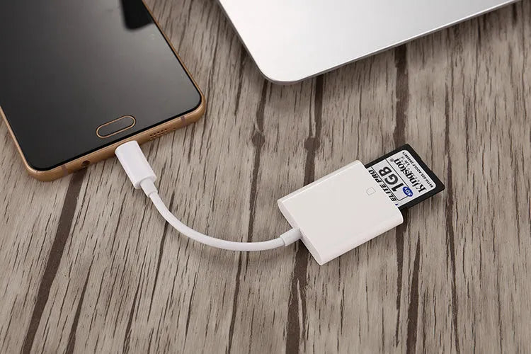 USB 2.0 SD card reader with 10cm cable in black, made of TPE and ABS materials