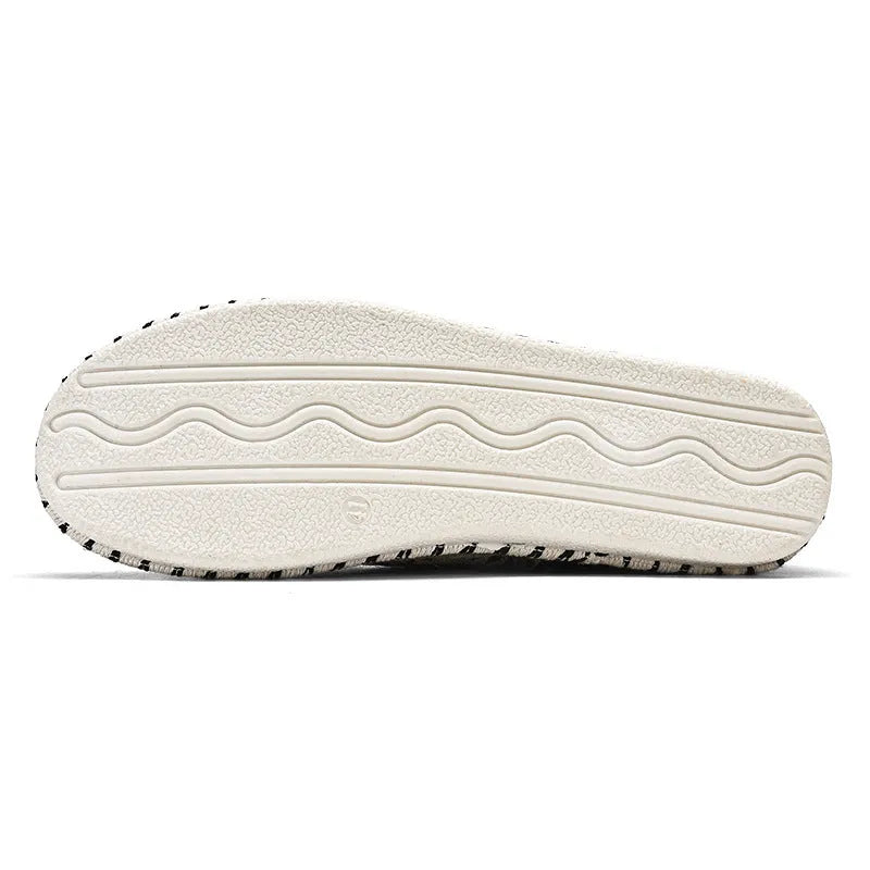 Men's casual summer shoes with breathable cloth upper in black colour, round-toe design