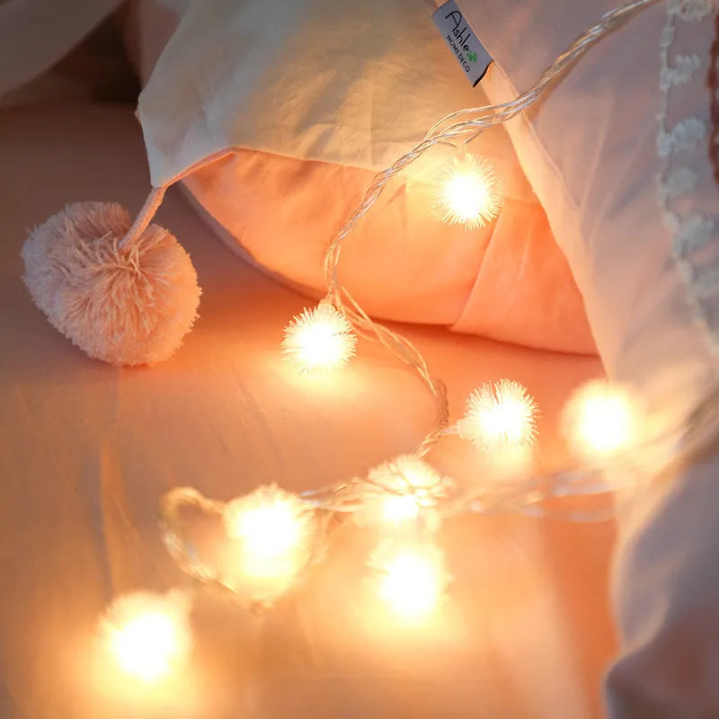 Battery-operated Christmas curtain garland string light with transparent wire, plastic stars and fur balls for window decoration