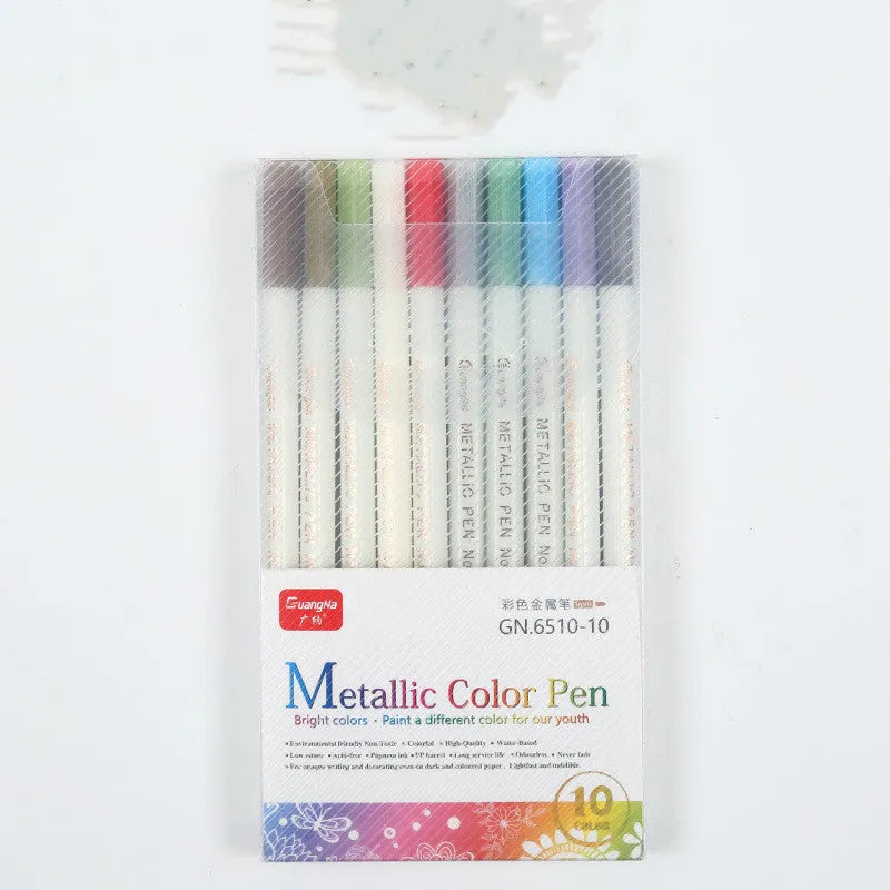Black colouring pen set in a box for use on card albums and metal surfaces.