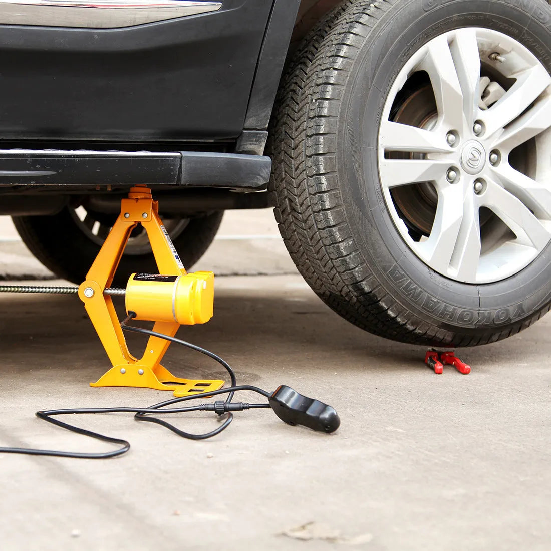 TY002 electric hydraulic car jack kit with 2-tonne capacity and 100W motor