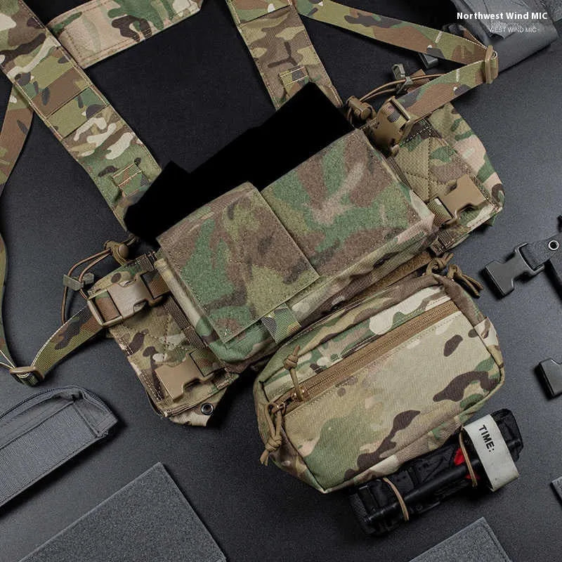 Tactical expandable chest vest in Cordura fabric, one size fits all, black colour, with breathable mesh back panel for team activities