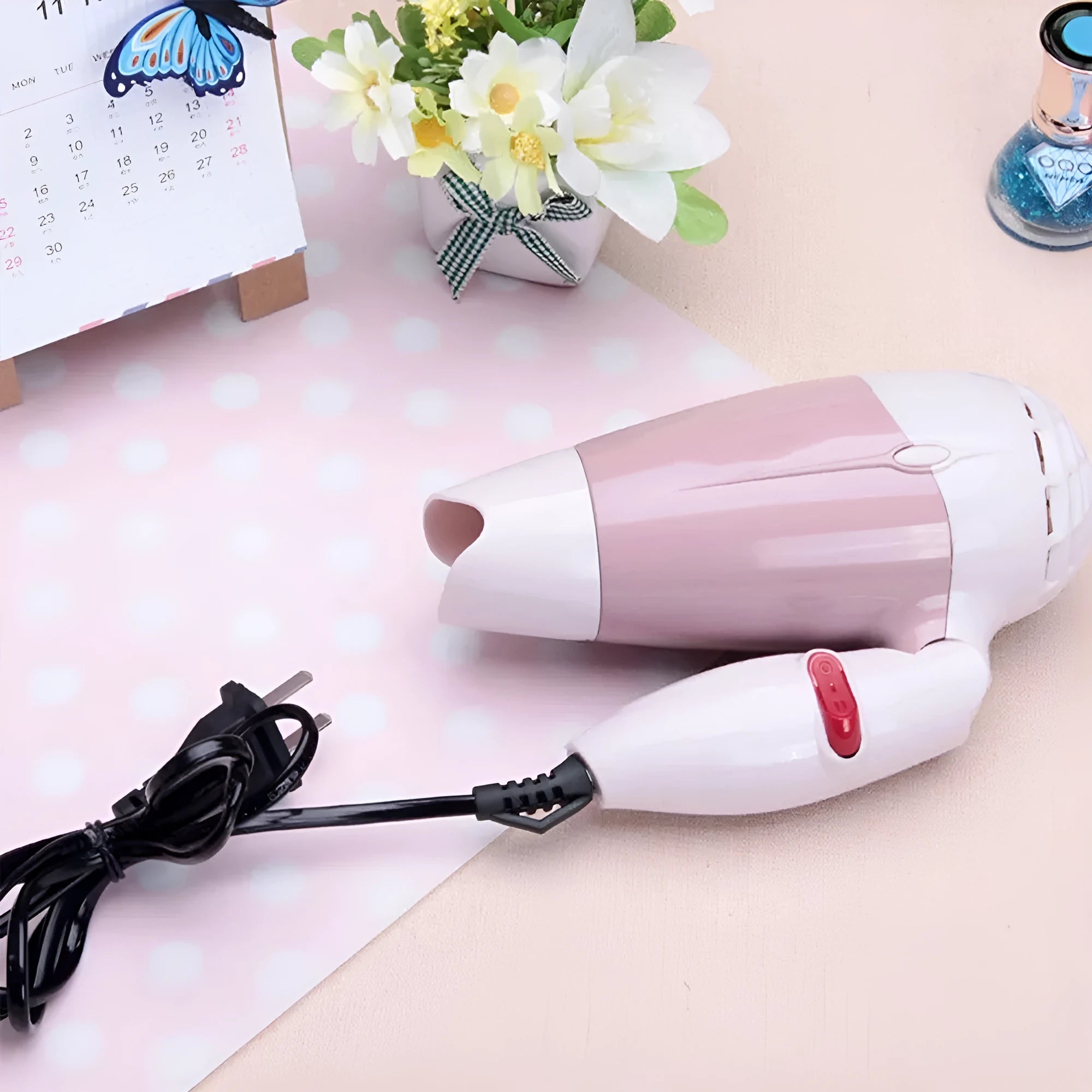 Electric hair dryer 600W three gears AB material compact 11x7.5x17cm with flame retardant cord
