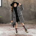 Grey houndstooth plaid coat for girls with suit collar and long sleeves.
