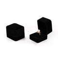 Compact flannel jewellery box in beige with lid, 5x5x4.5cm, for ring and small accessory storage