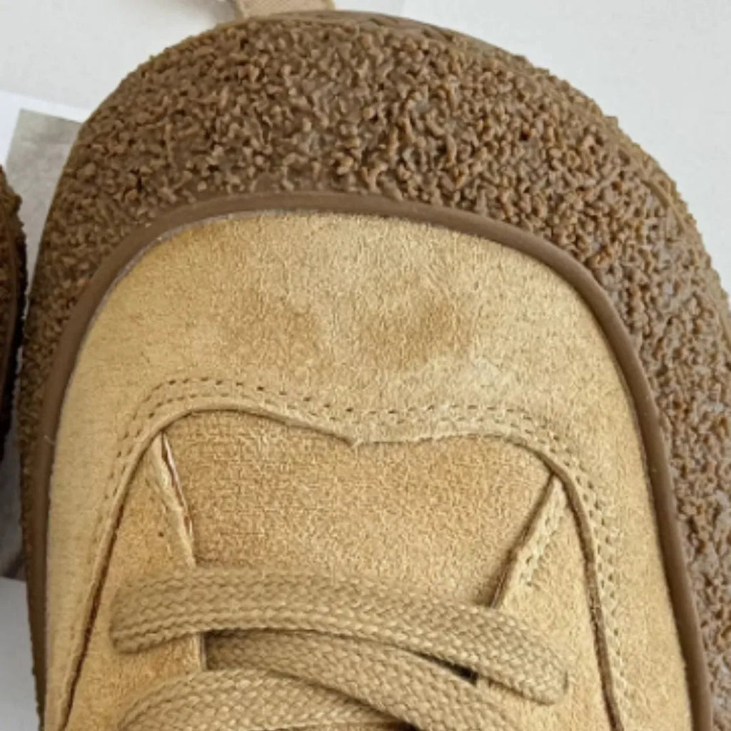Women's lace-up casual sneakers with flat rubber sole, round toe, mixed upper, in camel or grey