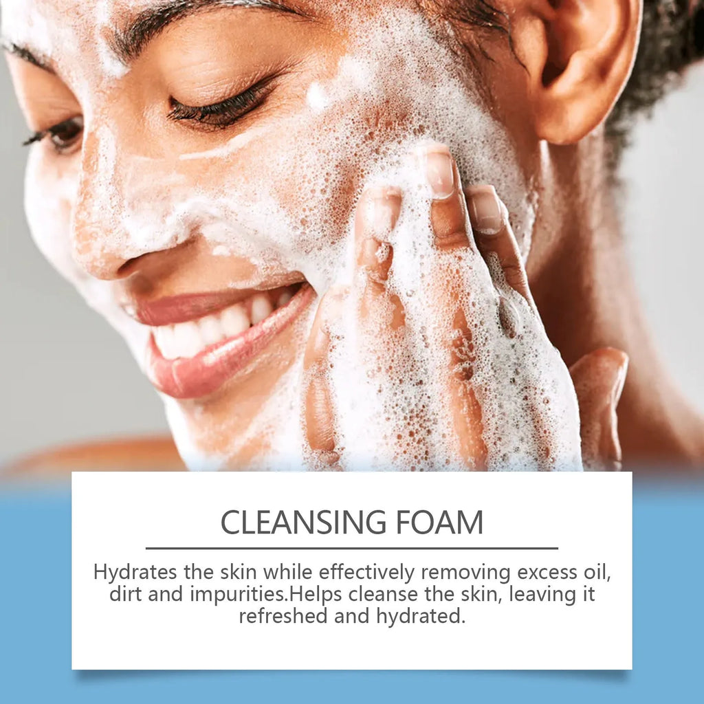 Salicylate cleansing facial cleanser bottle, 114g capacity, for delicate pores.