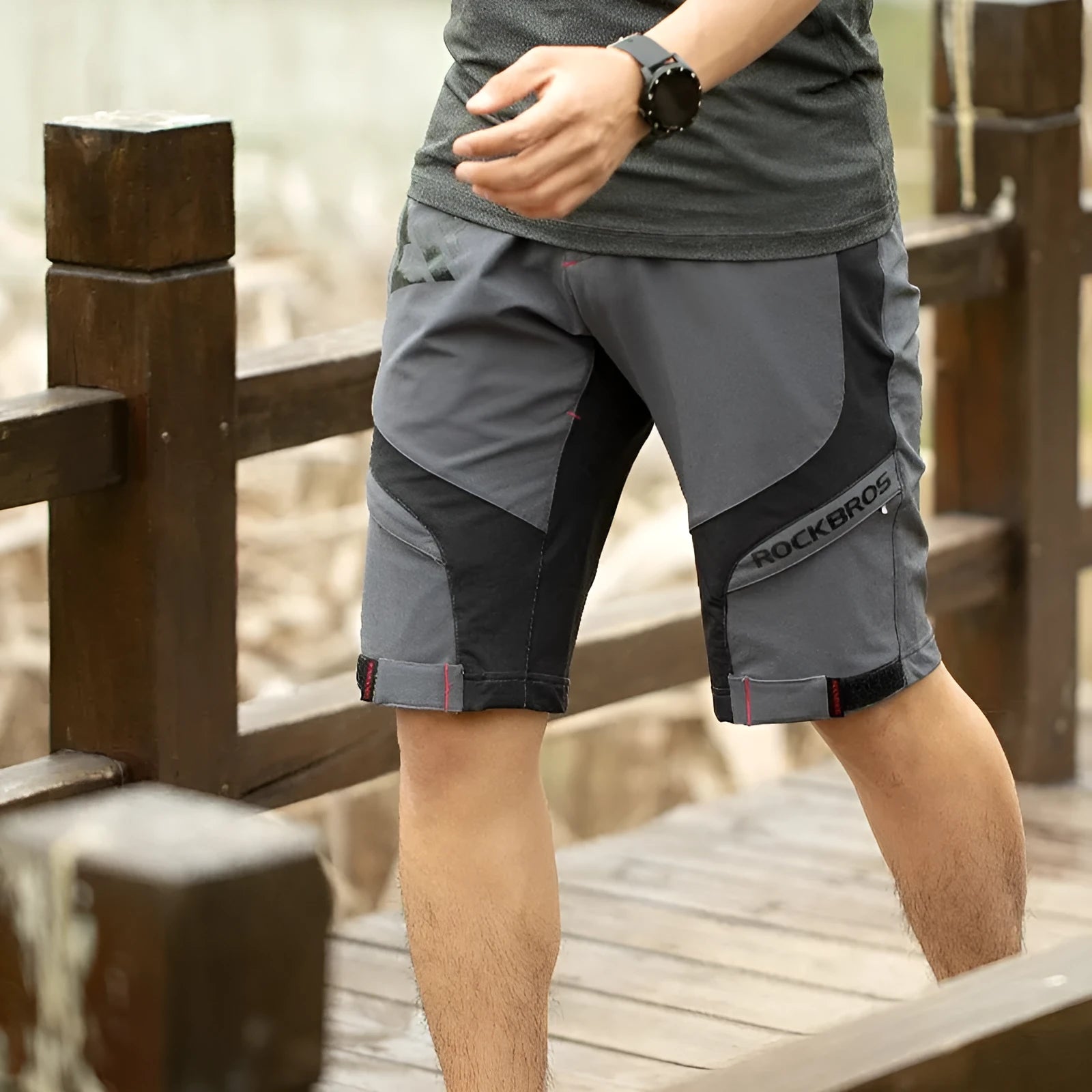Men's quick-dry cycling shorts with sponge cushion in black for outdoor mountaineering and sports