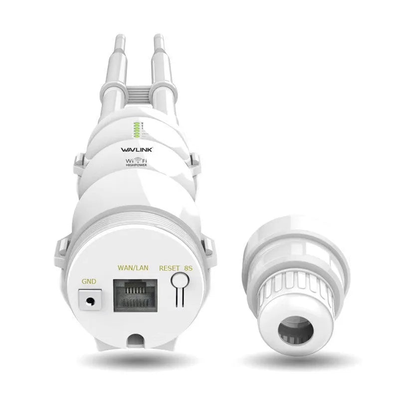 AC600 white outdoor dual-band wireless access point with detachable design showing 600 metre coverage range