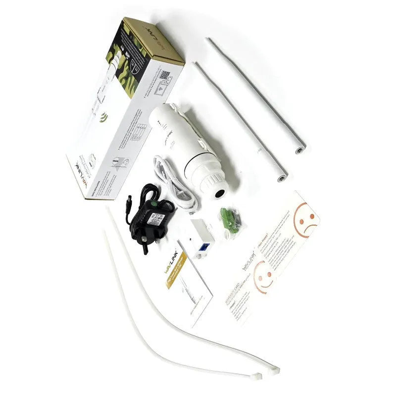 AC600 white outdoor dual-band wireless access point with detachable design showing 600 metre coverage range
