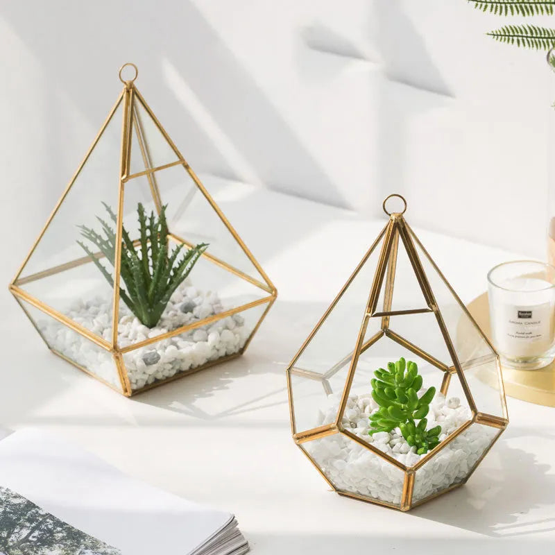 Modern metal and glass succulent bonsai pot in two decorative styles and sizes for home decoration.