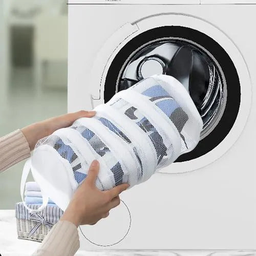 Shoe washing bag with mesh and foam padding for machine washing sneakers, blue colour