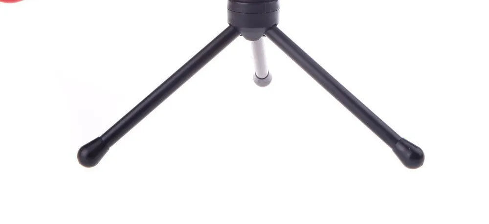 Black wired PC microphone with a metal clip on a 1.85 metre cable.