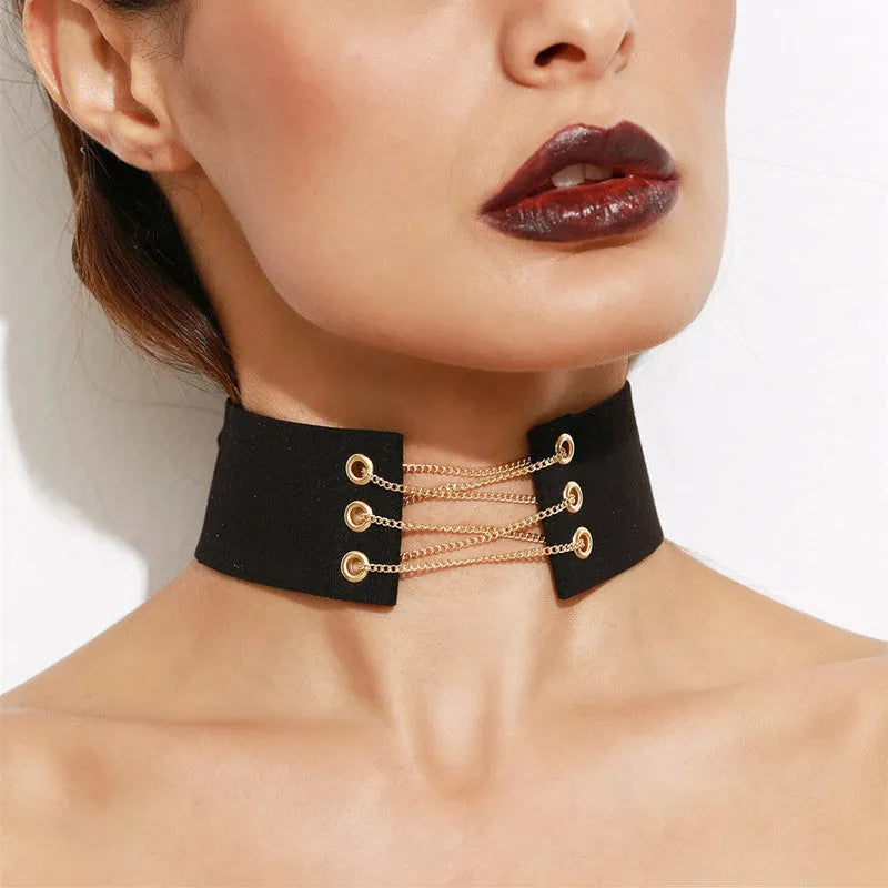 Flannel alloy necklace with geometric pendant and Korean velvet chain in black