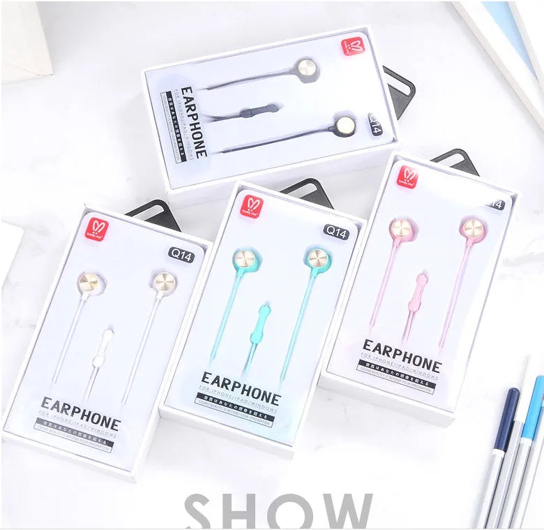 Wired in-ear karaoke earphones with 120cm cable in black white green and pink