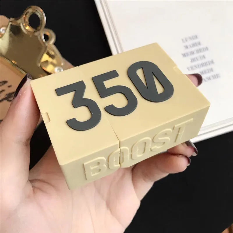 Silicone protective sleeve case for Apple AirPods 1 and 2 wireless earphones with carabiner clip