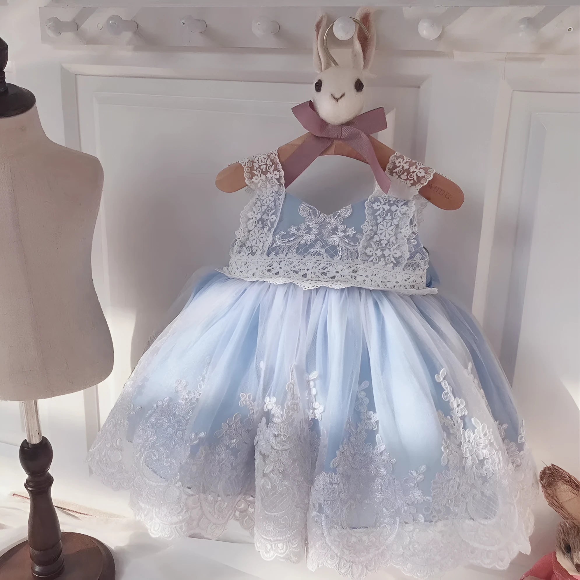 Ocean blue lace princess dress for baby girls with English styling