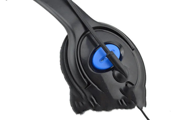 Black PS4 wired gaming headset with over-ear design and 3.5mm plug connector for PlayStation 4 consoles