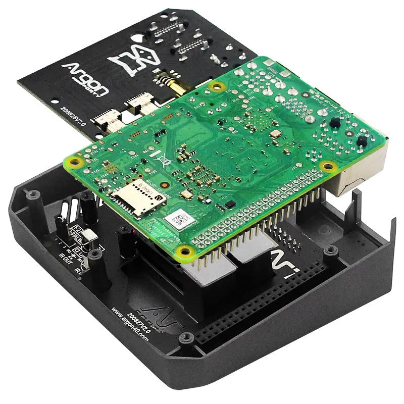 Aluminum alloy M.2 SSD expansion board case with integrated cooling fan
