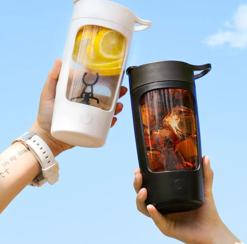Portable blender with 650ml cup in choice of four colours: black, blue, pink or white