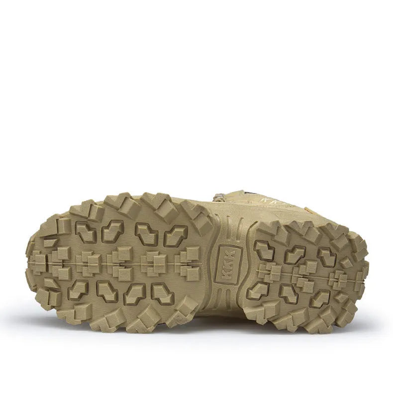 US Army Delta Tactical Boots for men in black and sand colours with a rubber sole.