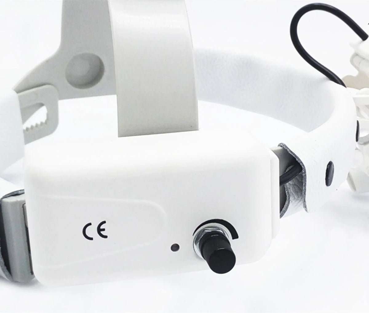 Head-mounted medical magnifying lens LED spotlight in white with adjustable magnification