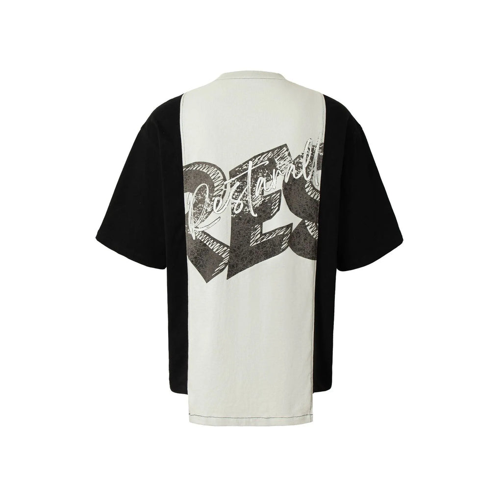 Black and white deconstruction printed t-shirt with loose fit and short sleeves