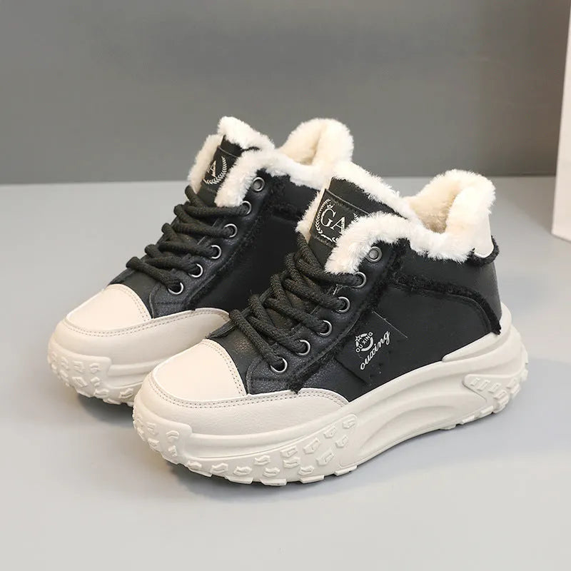 Ladies casual low top sneakers in white with thick rubber sole and round toe