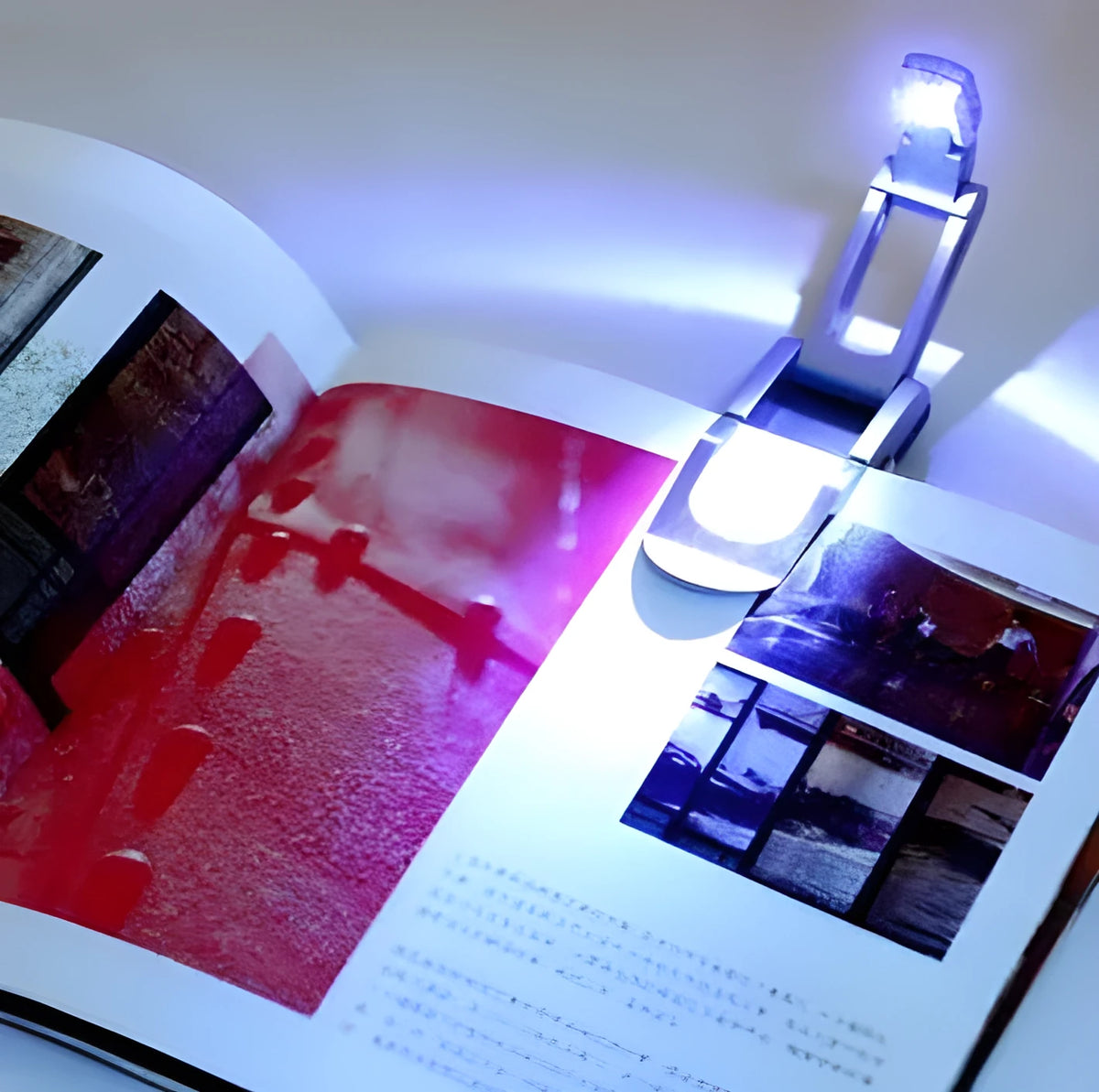 Folding book light in plastic and stainless steel, compact 12cm clip-on reading light for books and e-readers