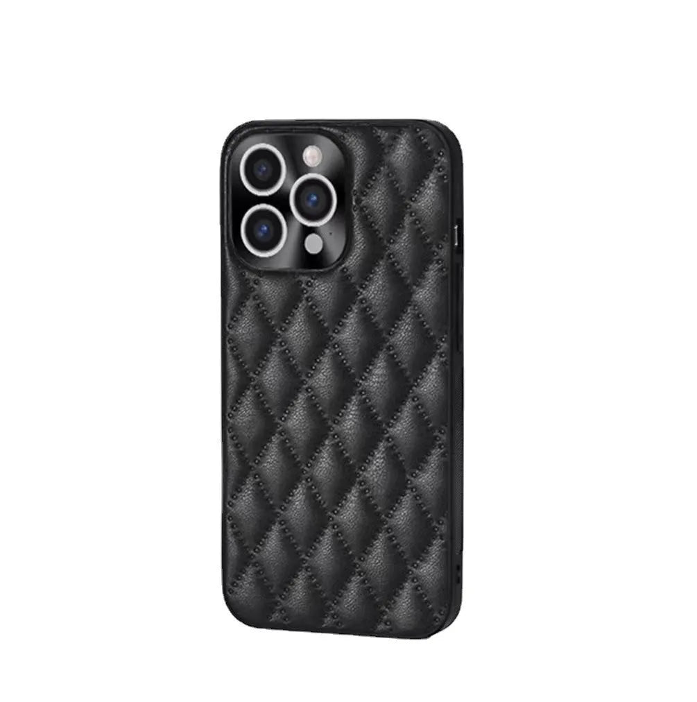 Diamond plaid crossbody phone case in imitation leather for iPhone with chain strap, cream white colour