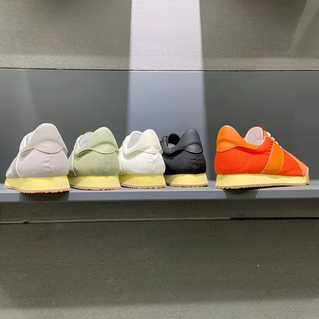 Men's summer sports shoes with cow suede leather upper and mesh panels in multiple colours